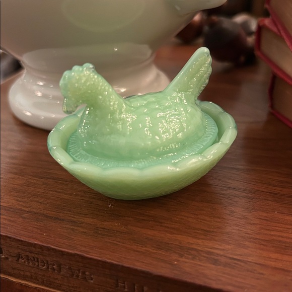 Jadeite Green Glass Mini Hen on Nest Salt Cellar - Picture 4 of 9